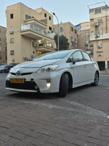 מודעת רכב טויוטה פריוס
