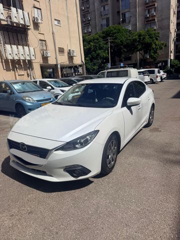 מודעת רכב מאזדה 3