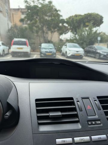 מודעת רכב מאזדה 3
