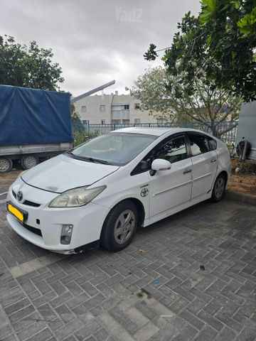 מודעת רכב טויוטה פריוס