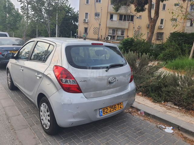 מודעת רכב יונדאי i20
