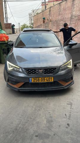מודעת רכב סיאט לאון