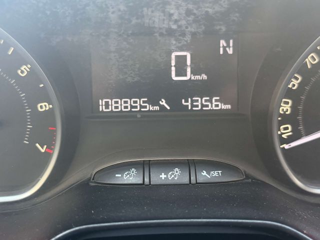 מודעת רכב פיג'ו 208