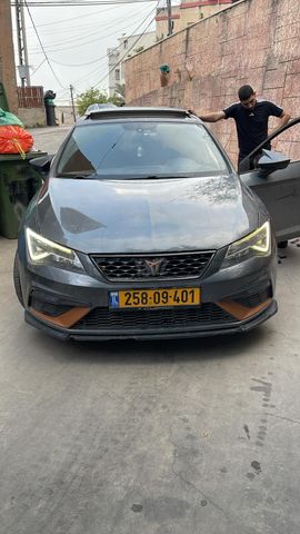 מודעת רכב סיאט לאון