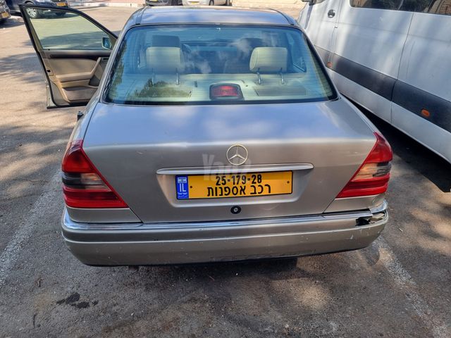 מודעת רכב מרצדס-בנץ C-class