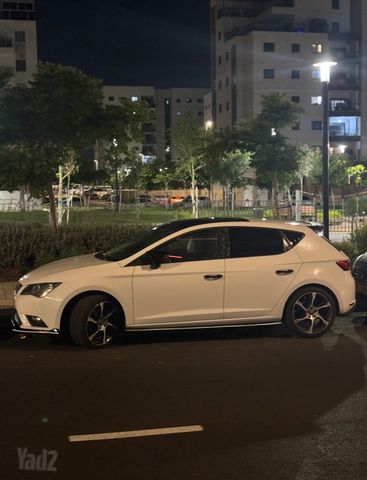 מודעת רכב סיאט לאון