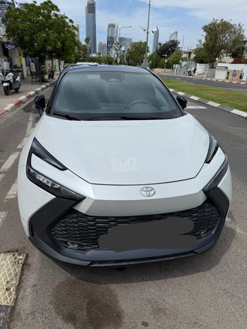 מודעת רכב טויוטה C-HR