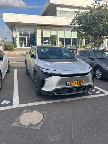 מודעת רכב טויוטה bZ4X