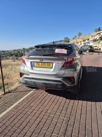 מודעת רכב טויוטה C-HR