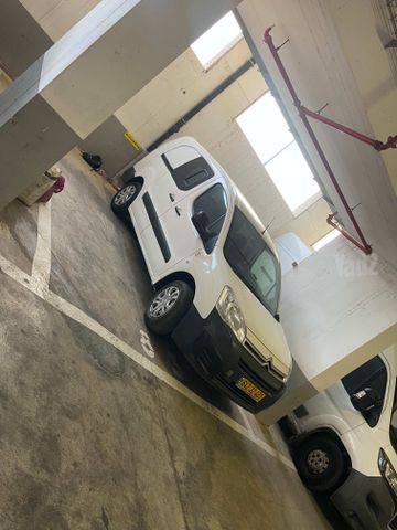 מודעת רכב סיטרואן ברלינגו