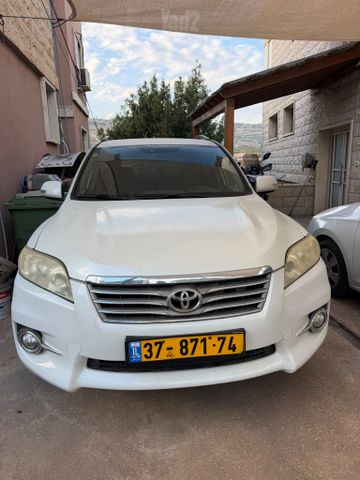 מודעת רכב טויוטה RAV4