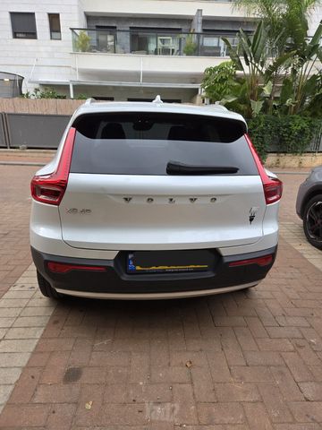 מודעת רכב וולוו XC40