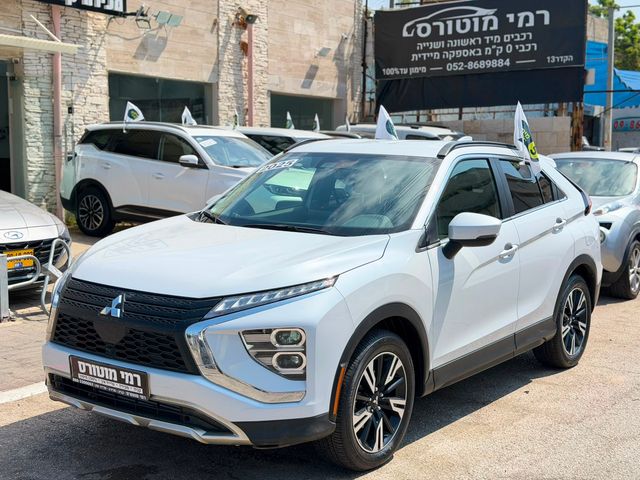 אקליפס קרוס 4X2 Executive אוט׳ בנזין 1.5 (152 כ״ס)