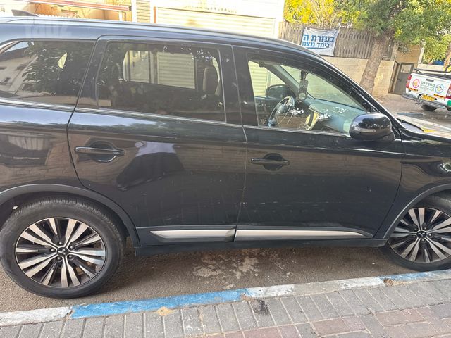 מודעת רכב מיצובישי אאוטלנדר