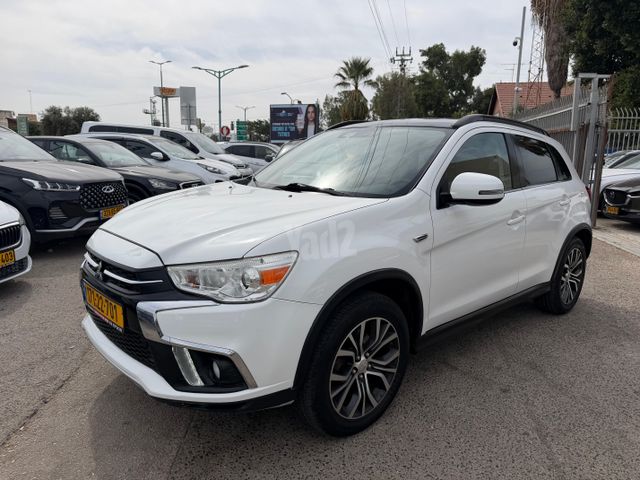 מודעת רכב מיצובישי ASX