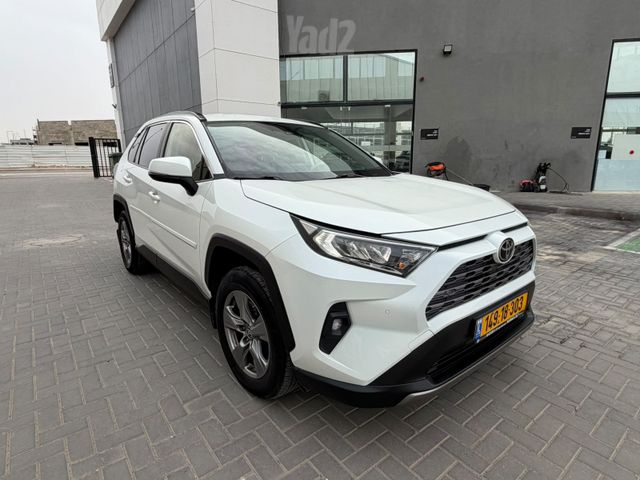 RAV4 4X4 Experience אוט׳ 2.0 (175 כ״ס)