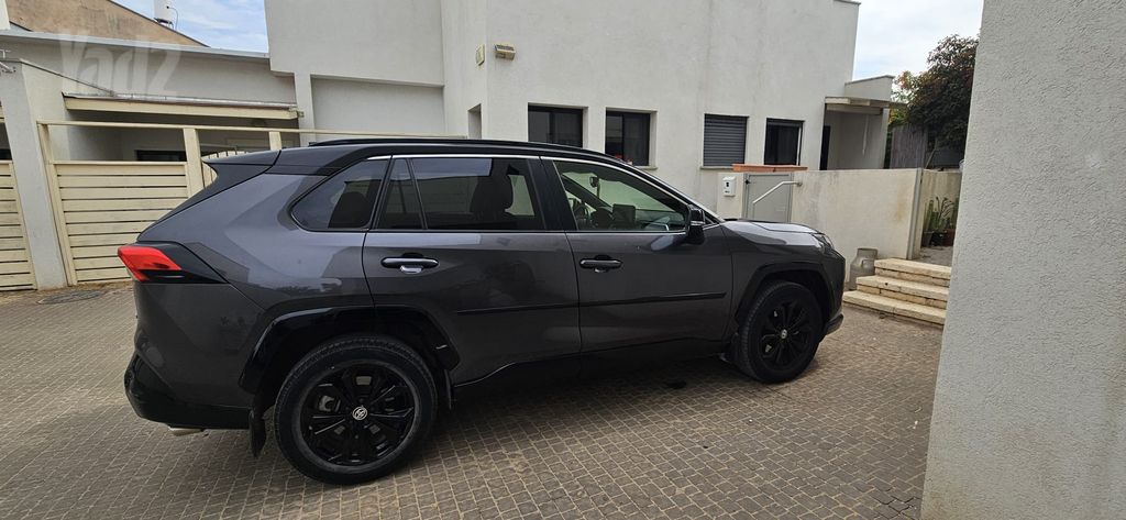 מודעת רכב טויוטה RAV4