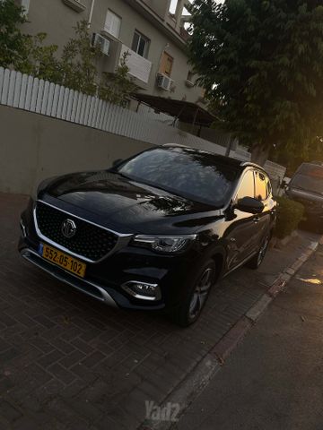 מודעת רכב אם ג'י EHS PHEV