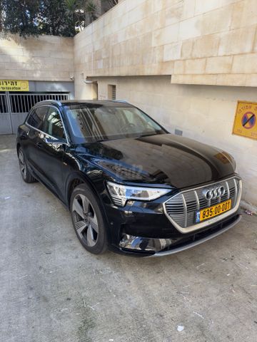 מודעת רכב אאודי E-tron