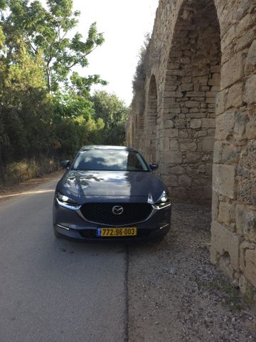 מודעת רכב מאזדה CX-30