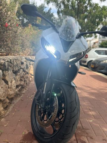 מודעת רכב טריומף דייטונה
