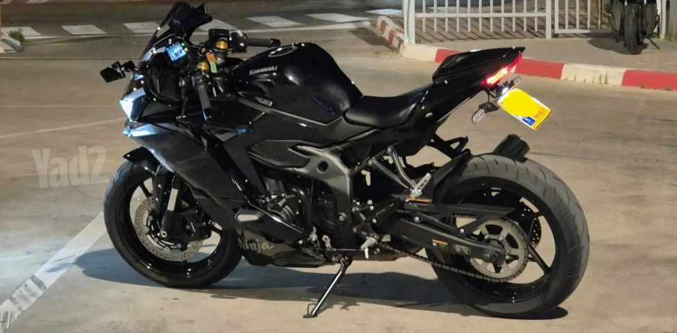 מודעת רכב קאוואסאקי ZX4R