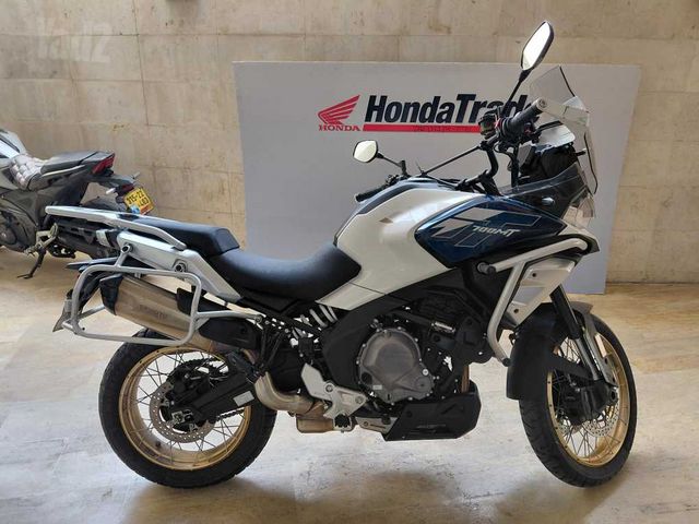 מודעת רכב CF MOTO 700MT