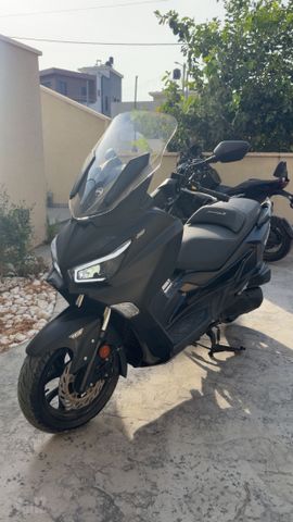 מודעת רכב סאן יאנג ג'וי-מקס Z-250