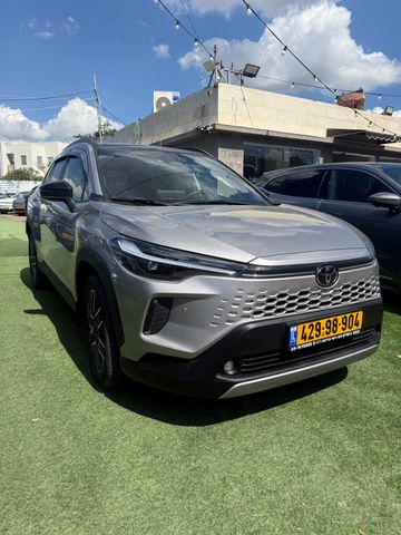מודעת רכב טויוטה קורולה קרוס