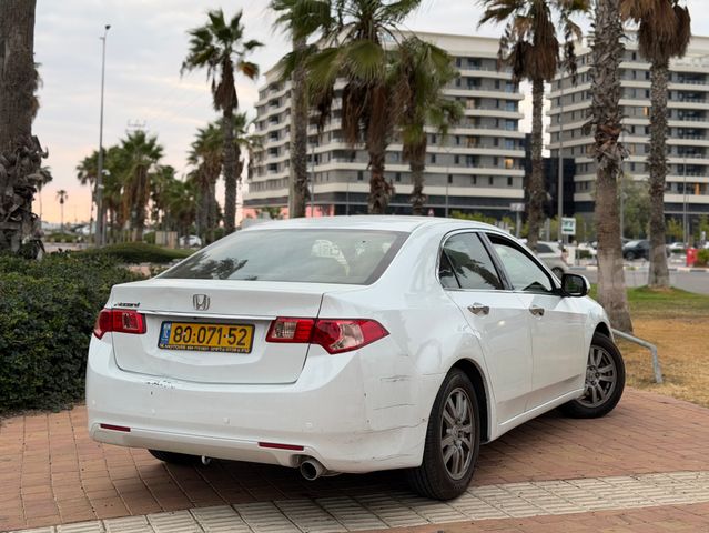 מודעת רכב הונדה אקורד
