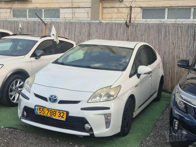 מודעת רכב טויוטה פריוס