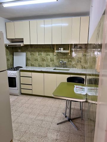 יהודה בורלא 38