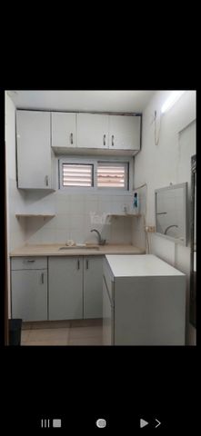 האשל 11