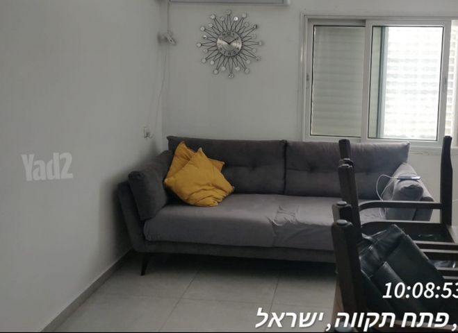 שלום צלח 18