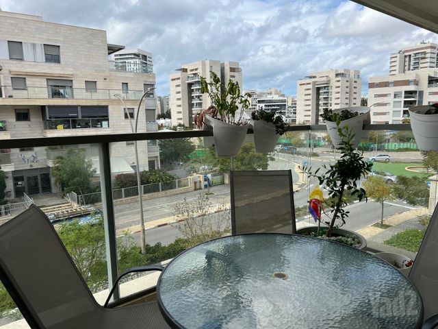 האלמוג 1