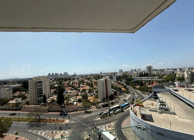 דירה, ד' / מערב מרכז העיר, רחובות