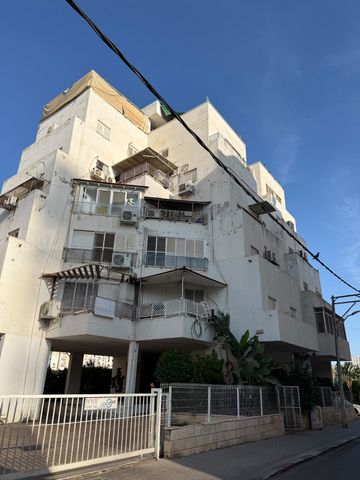 חנה סנש 2
