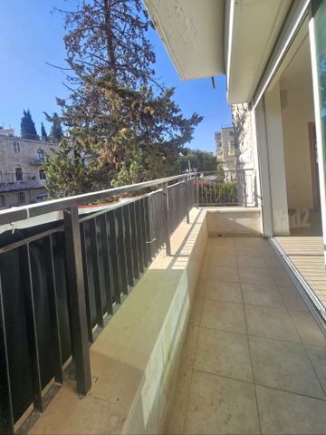 דירה להשכרה בירושלים (תיווך) — 3
