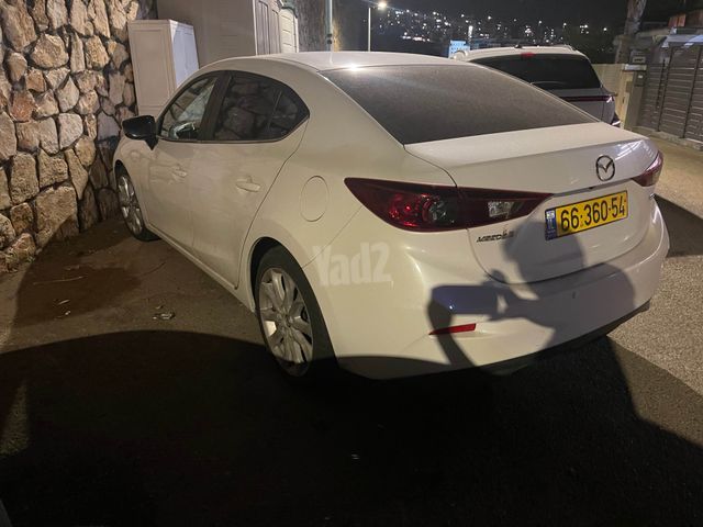 מודעת רכב מאזדה 3