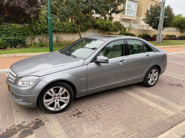 מודעת רכב מרצדס-בנץ C-class