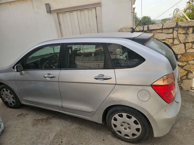 מודעת רכב הונדה FR-V