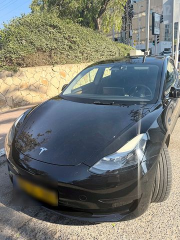 מודעת רכב טסלה מודל 3