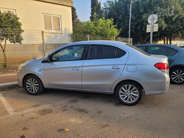 מודעת רכב מיצובישי אטראז'
