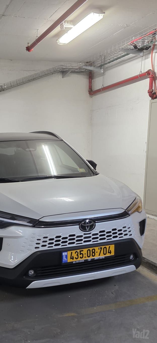 מודעת רכב טויוטה קורולה קרוס