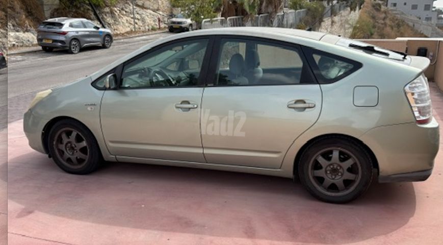 מודעת רכב טויוטה פריוס