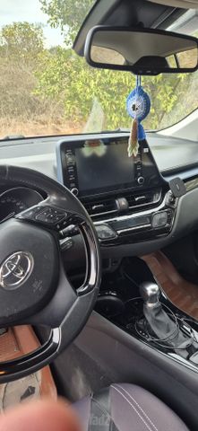 מודעת רכב טויוטה C-HR
