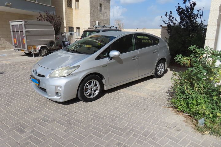 מודעת רכב טויוטה פריוס