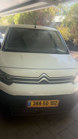 מודעת רכב סיטרואן ברלינגו