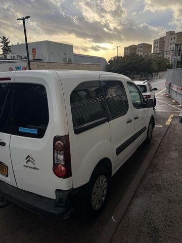מודעת רכב סיטרואן ברלינגו