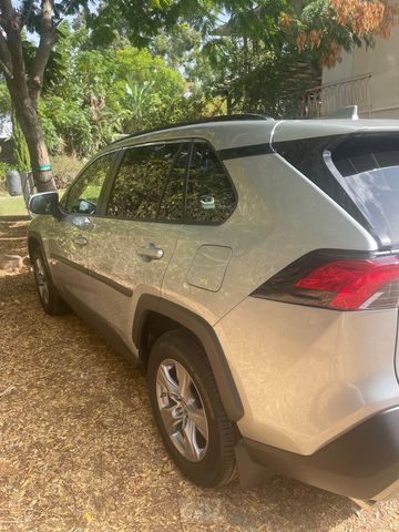 מודעת רכב טויוטה RAV4